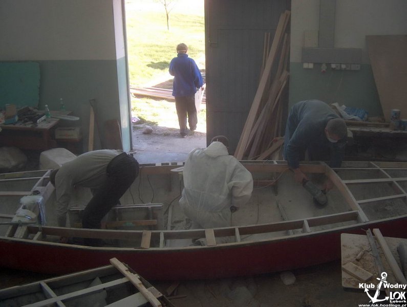 UKS REMONTUJE OMEGI 2004